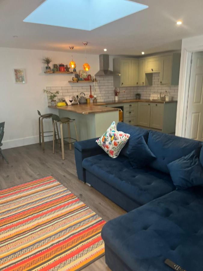 Beach, Hills, Food, Scenic Walks-the Kelp House.