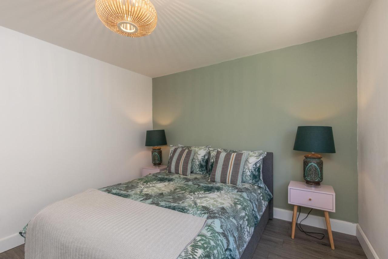 Beach, Hills, Food, Scenic Walks-the Kelp House. * Peacehaven