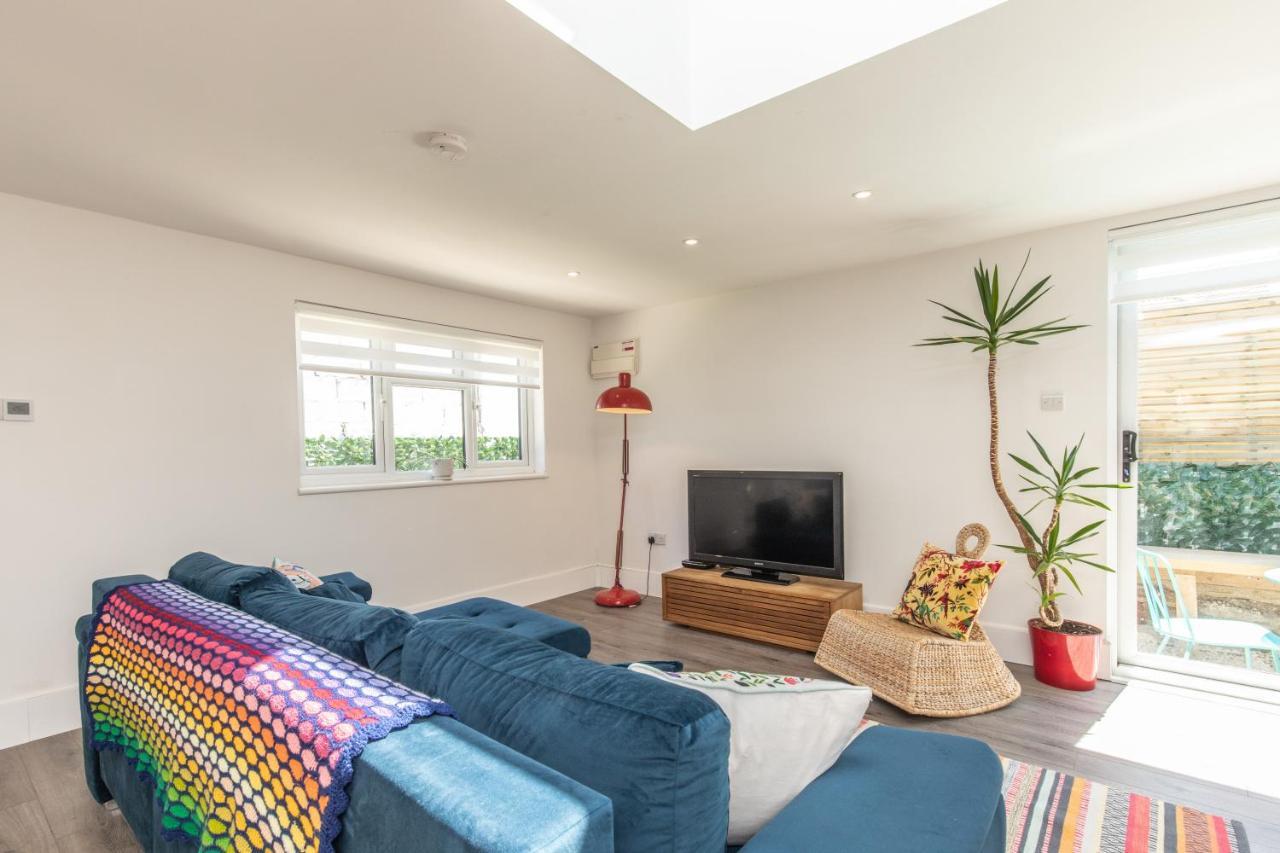 Beach, Hills, Food, Scenic Walks-the Kelp House. * Peacehaven