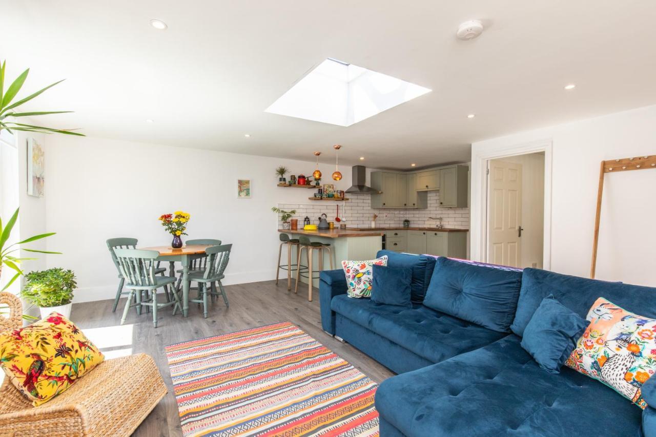 Beach, Hills, Food, Scenic Walks-the Kelp House. *